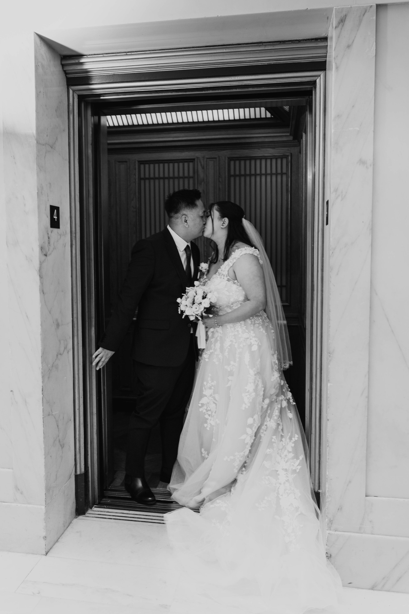 San Francisco City Hall wedding photo
