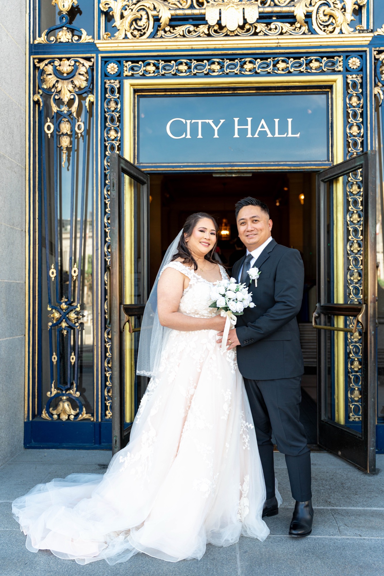 San Francisco City Hall wedding photo